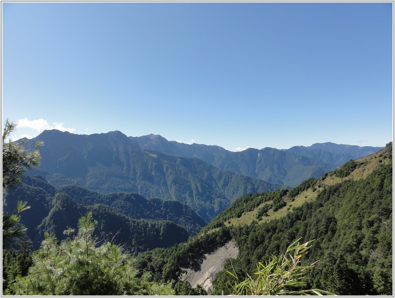 2011-10-22 09-38-55往伊澤山推進.JPG